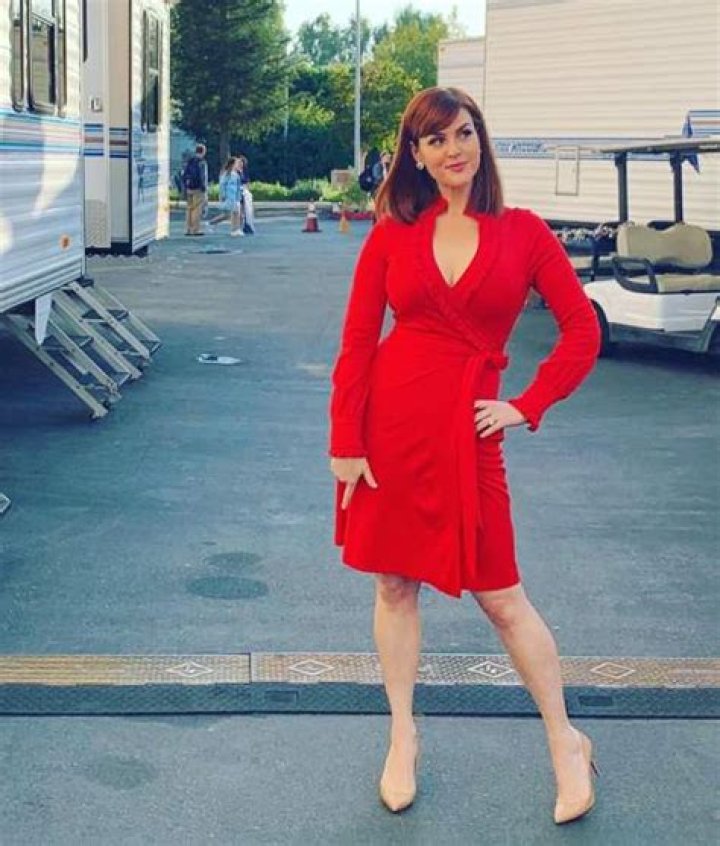 Unveiling The Insights: Sara Rue's Measurements Decoded - ClearVoice News